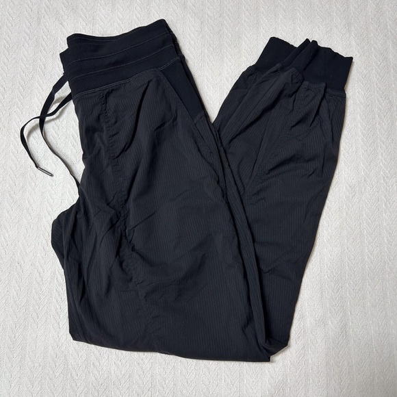 LULULEMON black dance studio joggers long pants - sz 4